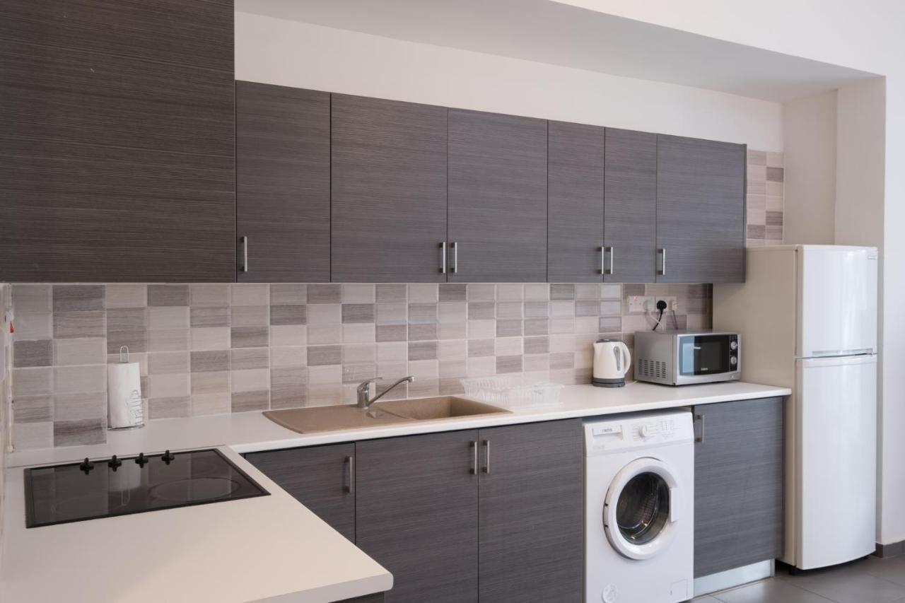 Spacious Studio Downtown Larnaca Esterno foto