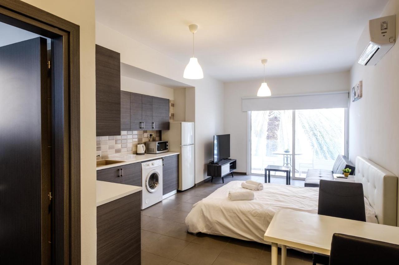 Spacious Studio Downtown Larnaca Esterno foto